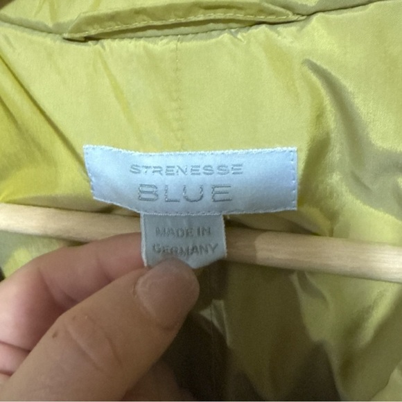 EUC - Strenesse Blue - Chartreuse Puffer Vest - Size 42/US12 - Picture 2 of 4